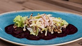 Rote Rüben Carpaccio mit Putenschinken und Honig Dressing