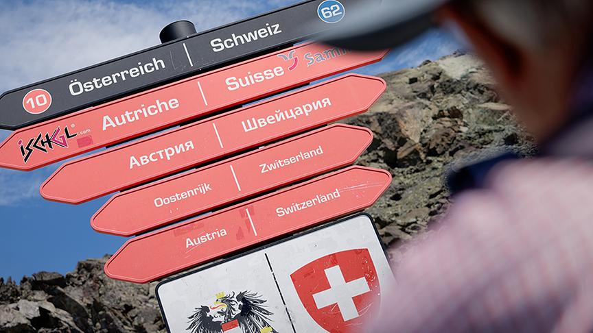 Gottlieb Jehle und Silvia Schneider unterwegs auf der alten Schmugglerroute Schweiz - Tirol