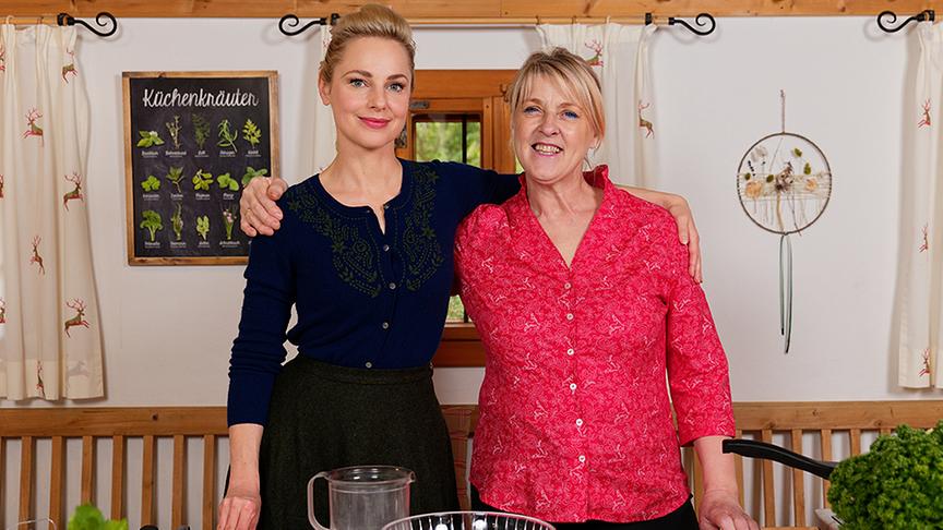 © ORF/ Silvia Schneider GmbH Silvia mit Gerlinde Tappler