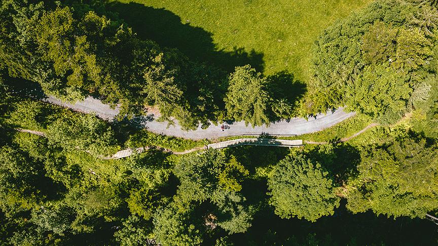 © Foto: Simeon Baker Silvia unterwegs mit Gernot Riedel.