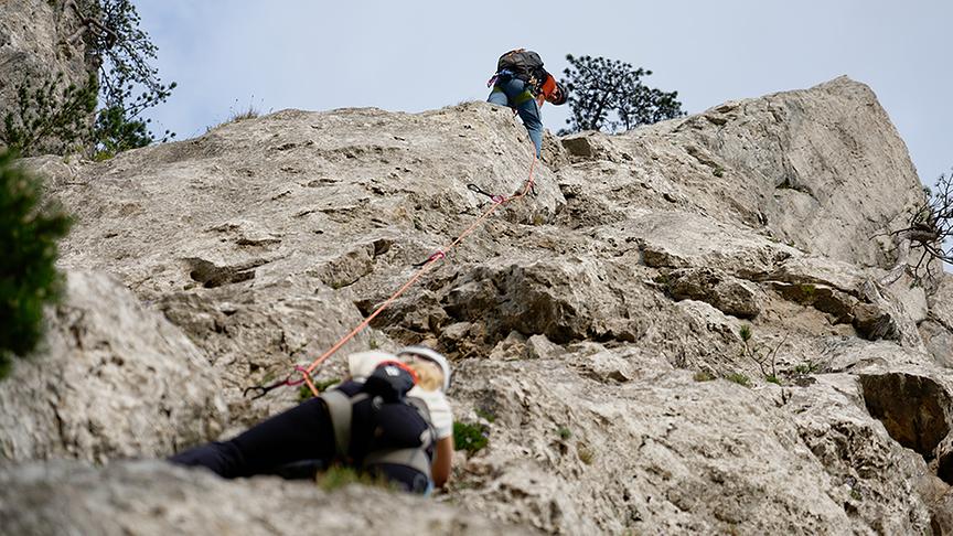 Silvia klettert am Peilstein