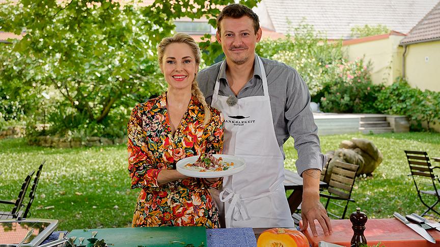 © Foto: ORF/ Silvia Schneider GmbH/ Juraj Melicher Silvia mit Martin Kugler
