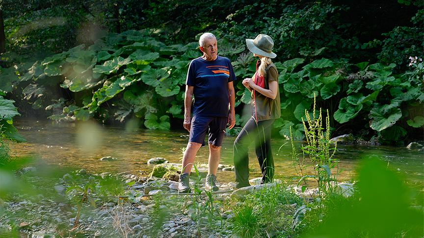 Franz Schlögl führt Silvia durch die Raabklamm