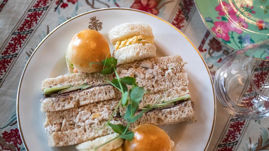 © Simeon Baker Silvia Schneider und High Tea