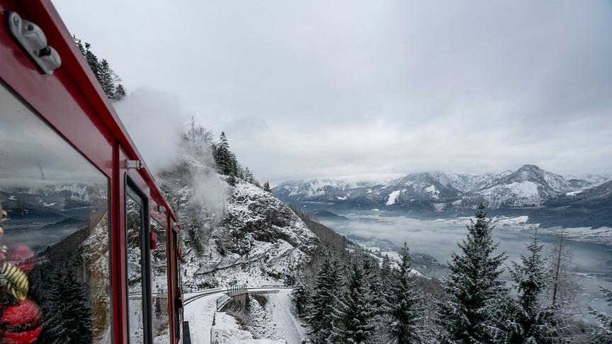 © Foto: Simeon Baker Silvia unterwegs am Wolfgangsee.
