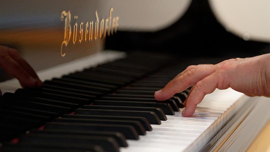 © Simeon Baker Klavier