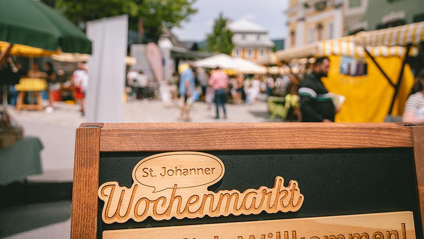 © Foto: Simeon Baker Der Wochenmarkt in St. Johann.