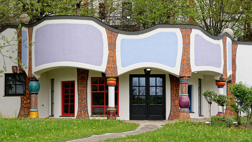 Das Rogner Bad Blumau ist ein architektonisches Gesamtkunstwerk und wurde von Friedensreich Hundertwasser entworfen.