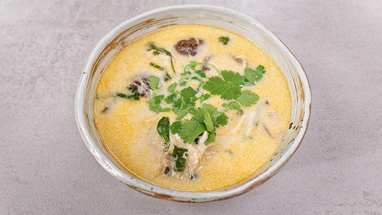 Tom Kha Gai (Thailändische Kokos Suppe)