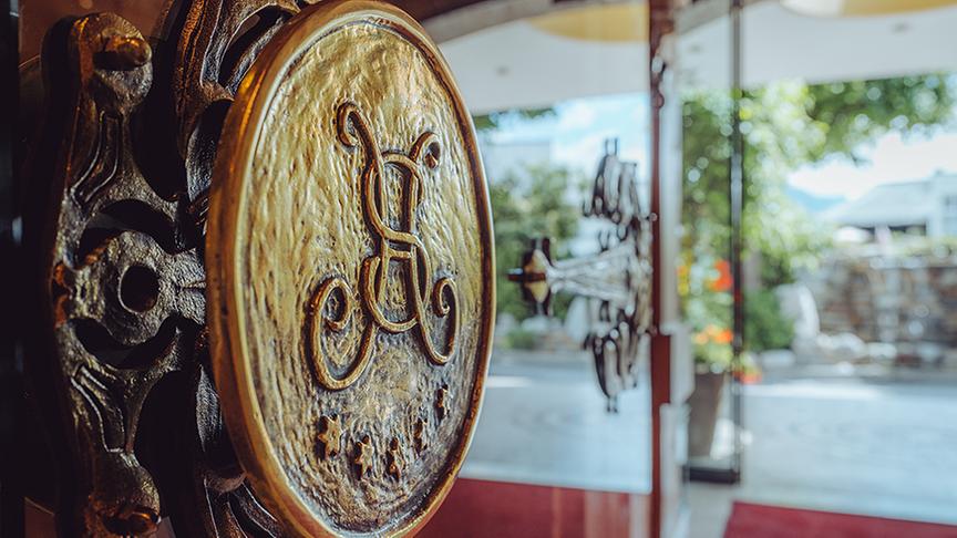 © Foto: Simeon Baker Silvia unterwegs in Zell am See.