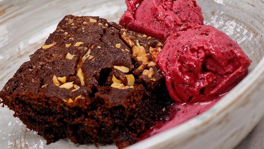 Veganer Schokoladen-Walnussbrownie