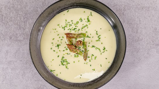 Vichyssoise mit gepickeltem grünem Spargel