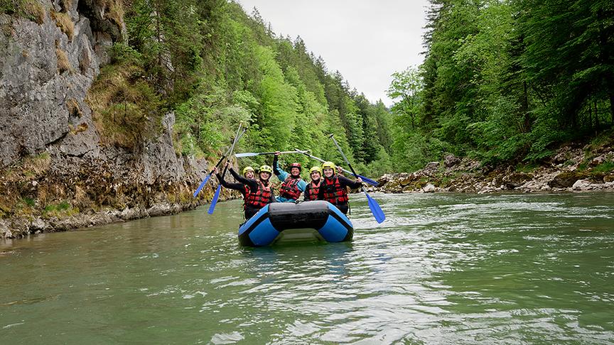 © ORF/ Silvia Schneider GmbH/ Juraj Melicher Silvia beim Wildwasser Rafting an der Saalach