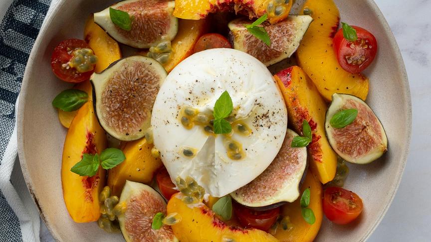 Stracciatella mit Obst