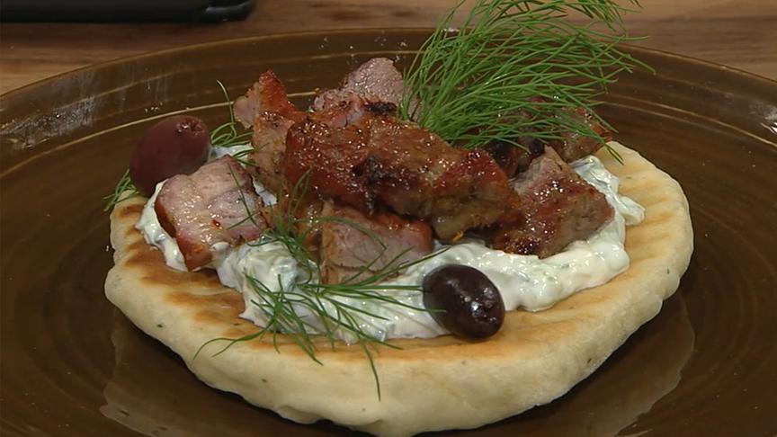 Gyros Spieß, Tsatsiki und Naan