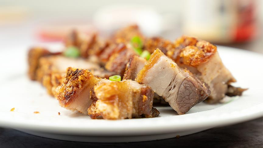 Knuspriger Schweinebauch