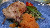 Plattiertes Huhn mit Gin und Zitrus