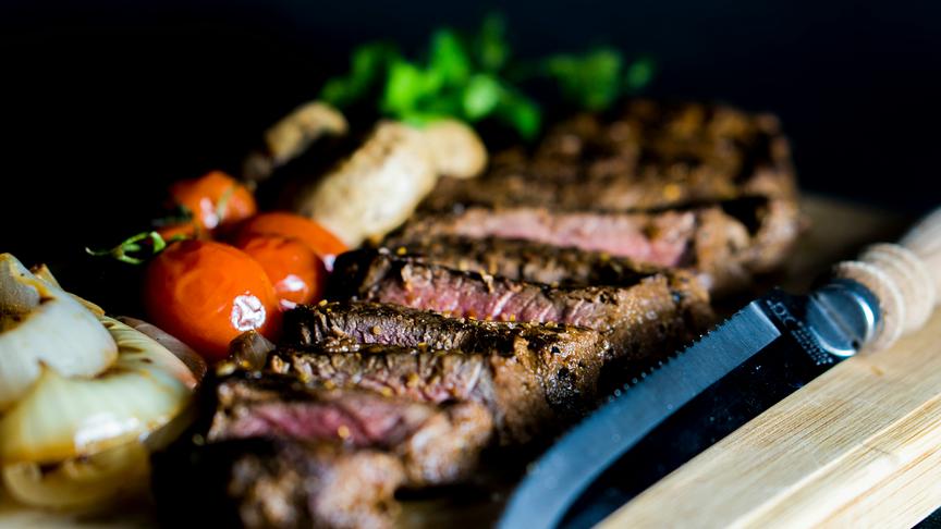 Steak vom Rind mit "spicy" Kürbis und Feta Taschen