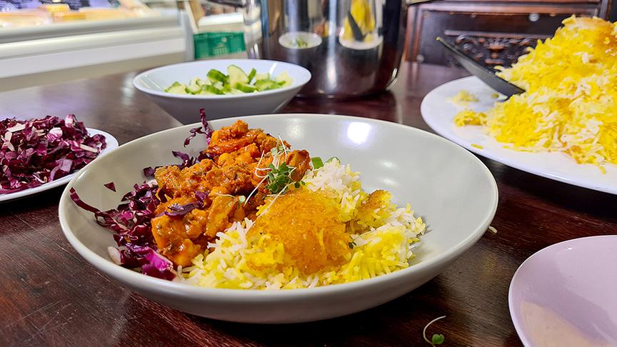 © ORF/Ab Hof TV Produktion Im Bild: Kichererbsencurry mit Basmatireis nach Persischer Art