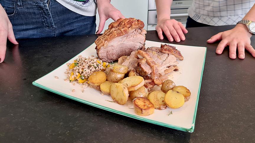 Im Bild: Sommerliches Schweinsbratl von Eva Wartlik.