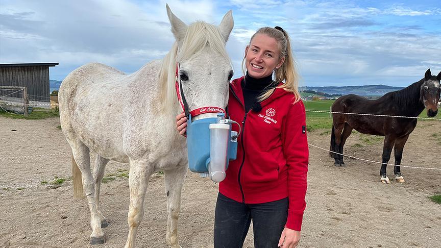 Michaela Fercher behandelt Diva