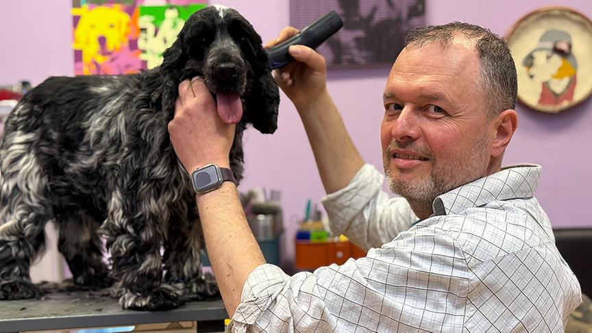 Hund "Rusty" beim Hundefriseur Alexander Hysek.