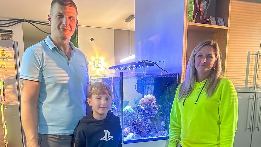 Im Bild: "Meerwasseraquaristik"-Familie Bluska besucht Werner Knapp im Korallenriff-Center, um sich über Meerwasseraquaristik zu informieren.