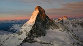 Im Bild: Das Matterhorn: 4.478 Meter reckt sich der berühmteste Gipfel des Kontinents dem Himmel entgegen.