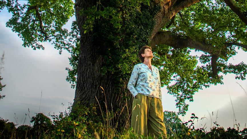 Im Bild: Isabella Tree, Autorin von „Wilding“ und Architektin hinter dem Wilding-Projekt auf ihrem Landgut Knepp in West Sussex, England.