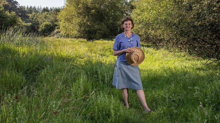Im Bild: Isabella Tree, Autorin von „Wilding“ und Architektin hinter dem Wilding-Projekt auf ihrem Landgut Knepp in West Sussex, England.