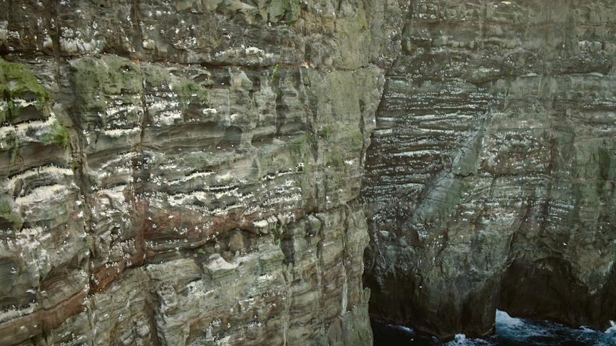 Im Bild: Klippen auf den Färöer-Inseln.