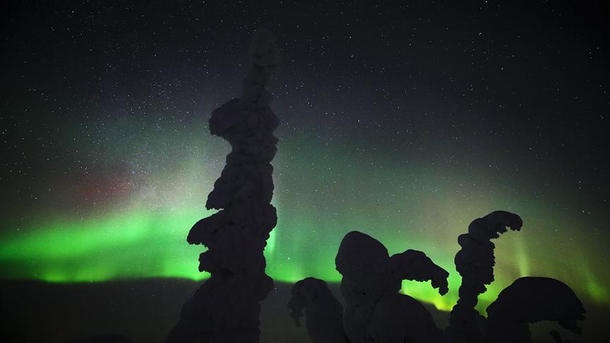 Im Bild: Im Norden Europas weicht die Sonne irgendwann der Polarnacht, und ihren atemberaubenden Naturphänomenen.