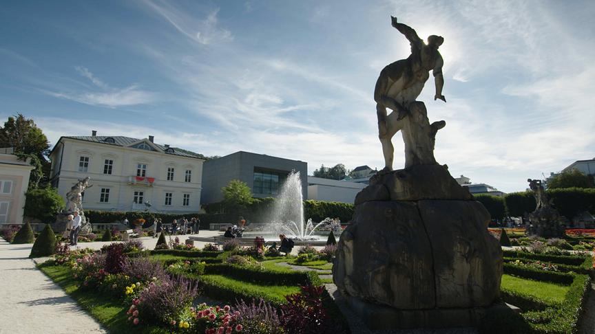 Im Bild: Statue im Mirabellgarten Salzburg.