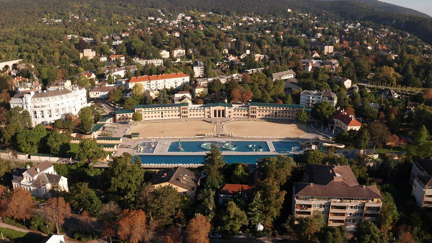 Im Bild: Thermalstrandbad Baden.