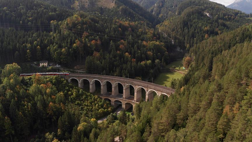 Im Bild: Kalte Rinne mit Zug- Semmering.