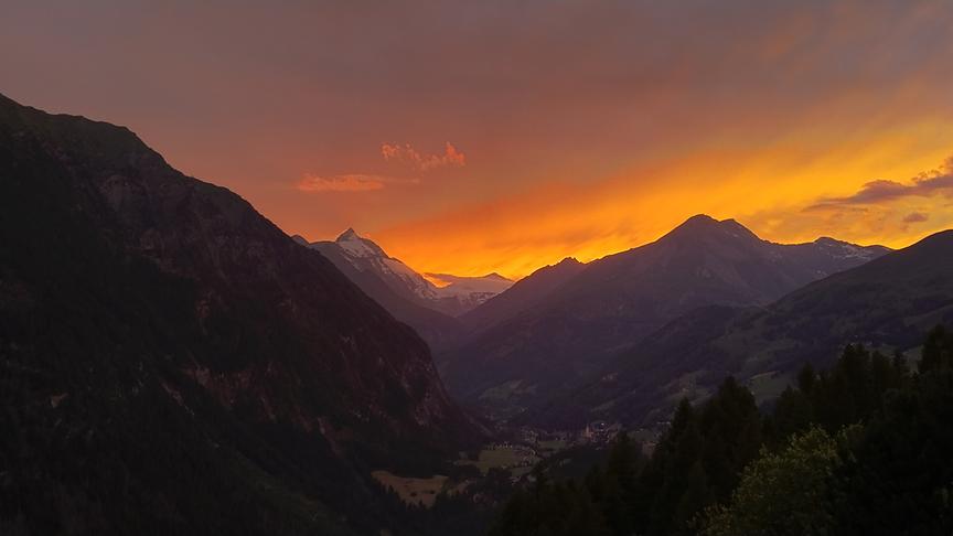 © Margit Rabel-Suntinger Sonnenuntergang beim Großglockner (Margit Rabel-Suntinger)