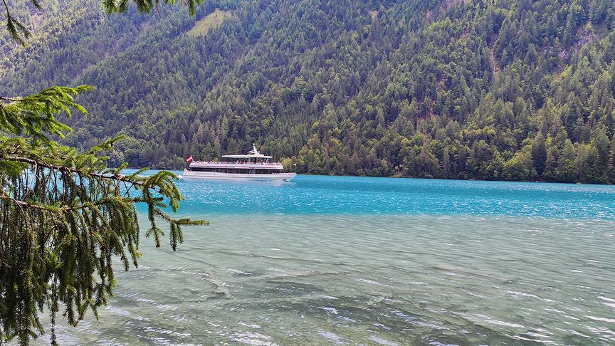 © Marianne Kovacic Naturjuwel Weißensee auf dem Wanderweg zum Ronacherfels. (Marianne Kovacic)