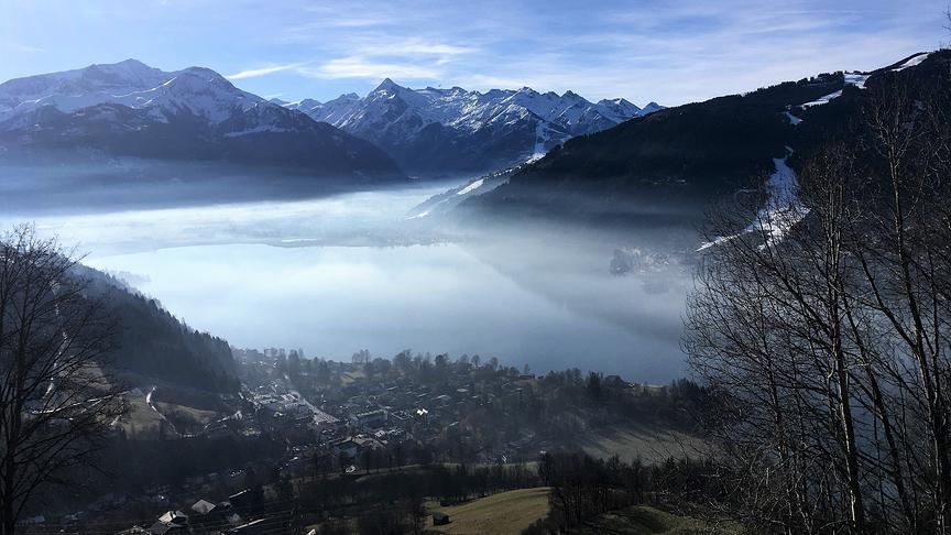 © Josef Schlick Ein herrlicher Blick vom Mitterberg auf Thumersbach, den Zeller See und das Kitzsteinhorn im Hintergrund. (Josef Schlick)
