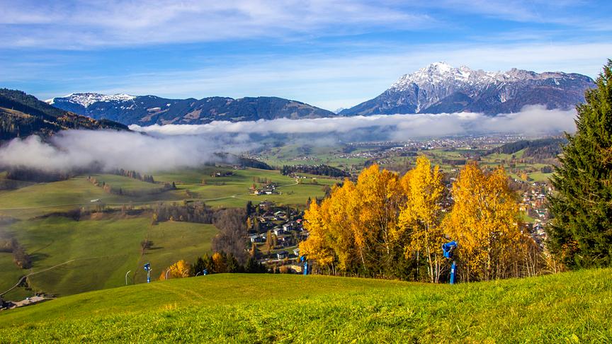 © Christa Kramer Eine Nebelwalze über Maria Alm und Saalfelden (Christa Kramer)