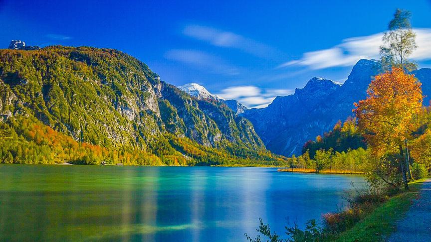 © Siegfried Schlager Faszination Almsee in buntem Herbstkleid. (Siegfried Schlager)