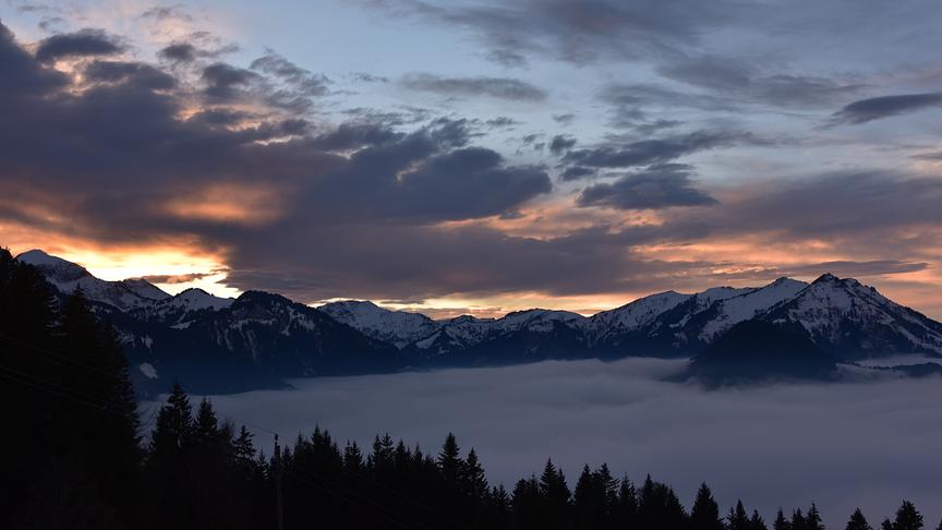 © Stefan Oberbacher Abendstimmung im Bregenzerwald mit Blick auf den First. (Stefan Oberbacher)
