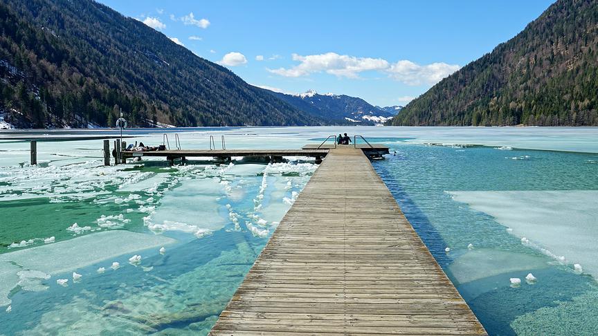 © Annelie Möser Die Eisschollen am Weissensee schmelzen langsam. (Annelie Möser)