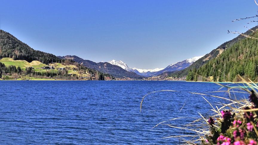 © Dietmar Außerwinkler Der Weißensee in Richtung Westen, mit Techendorf und den Lienzer Dolomiten im Hintergrund. Es war Postkartenwetter. (Dietmar Außerwinkler)