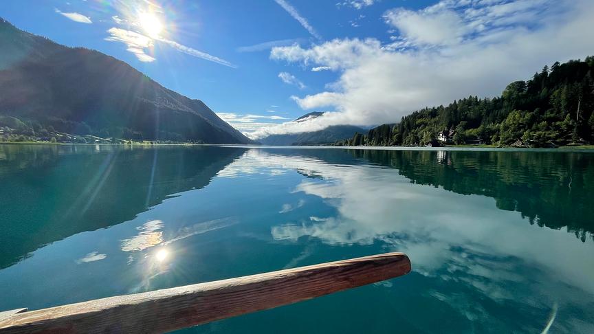 © Ingrid Sturm Morgens am Weissensee Richtung Ostufer. (Ingrid Sturm)
