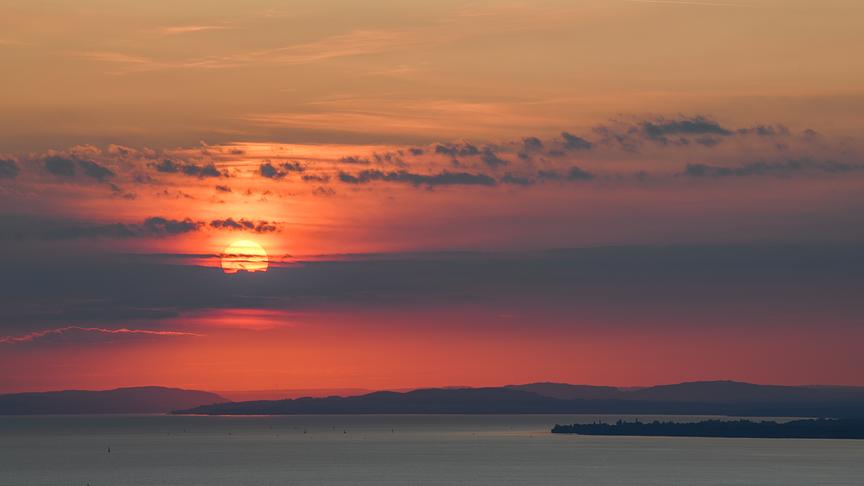 © Manfred Gasser Sonnenuntergang über dem Bodensee. (Manfred Gasser)