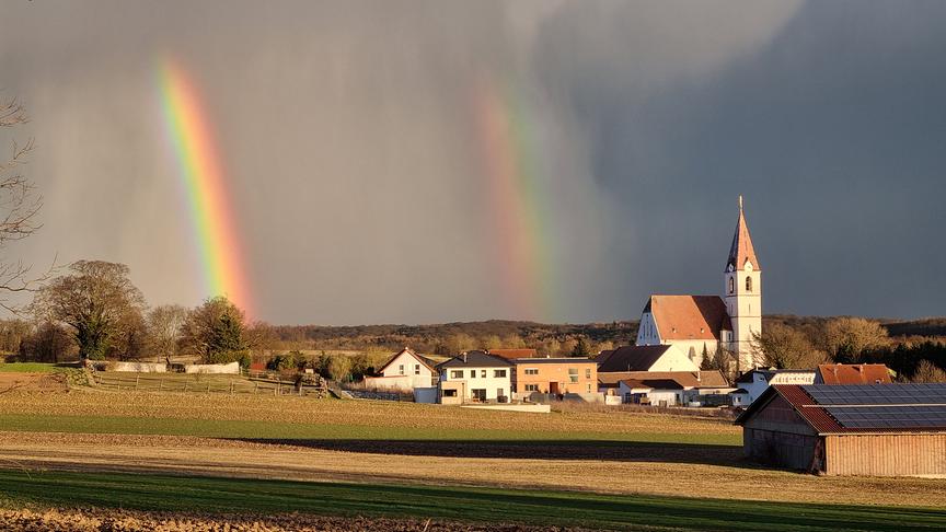 © Andreas SCHMIDT Aprilwetter im März mit 2 Regenbogen. (Andreas SCHMIDT)