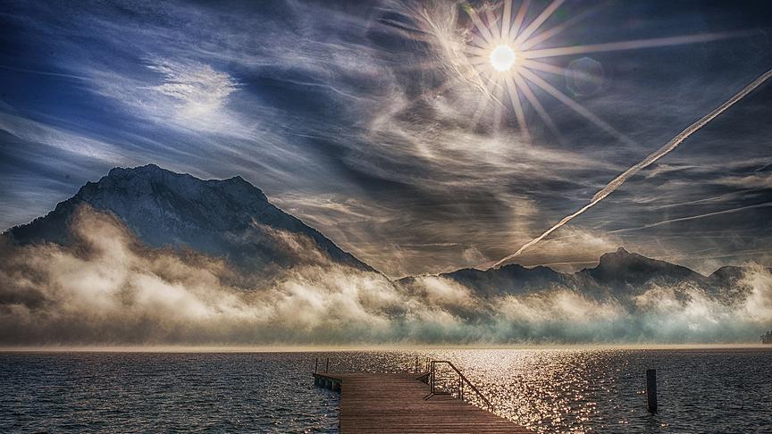 © Fuchshuber Friedrich Blick von Altmünster auf den Traunsee Traunstein und schlafende Griechin. Der Nebel über dem See löst scih gerade auf. (Fuchshuber Friedrich)