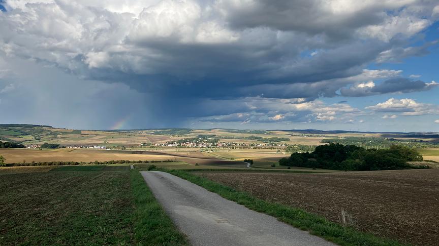 © Manfred Langet Regenfront über dem Ernstbrunner Wald (Manfred Langet)