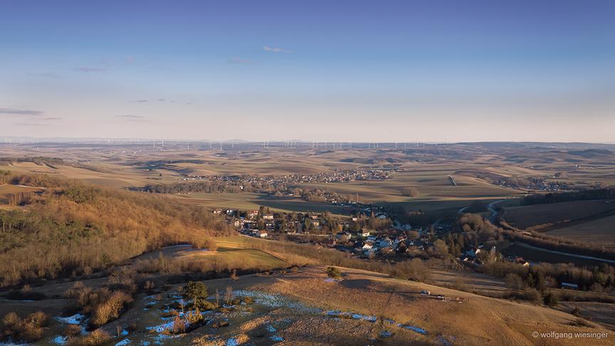 © Wolfgang Wiesinger Spätwinterlicher Blick von den Weinviertler Leiserbergen in Richtung Südosten. (Wolfgang Wiesinger)