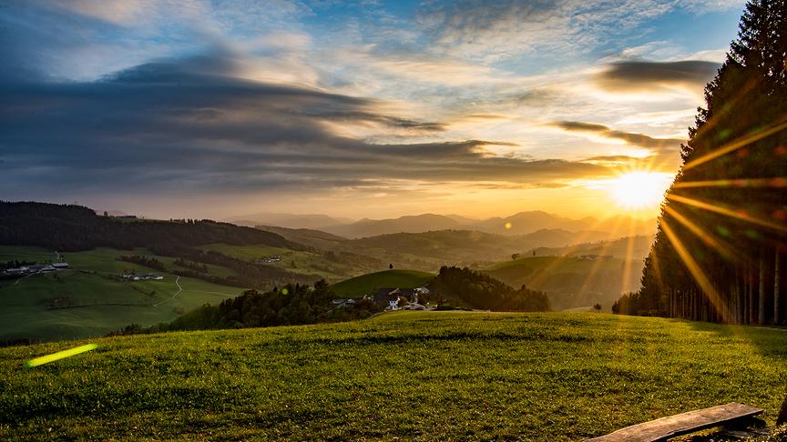 © Harald Haselsteiner Stimmungsvoller Sonnenuntergang beim Rauchegger Kreuz bei St. Leonhard/Wald. (Harald Haselsteiner)